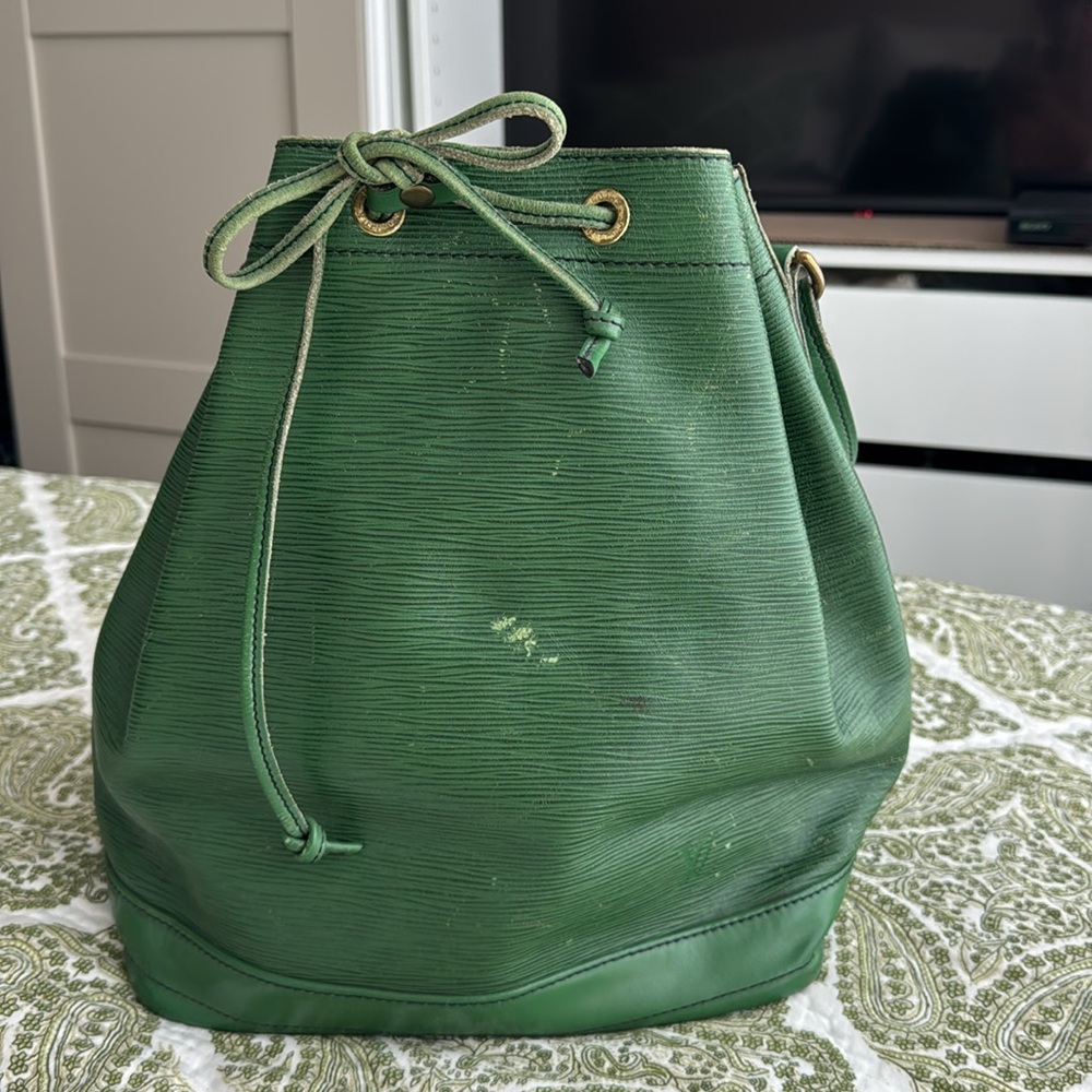 LOUIS VUITTON green epi leather NOE bucket bag - Picture 4 of 9